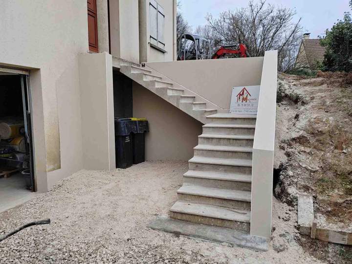 Nous prenons en main tous travaux de gros œuvre.